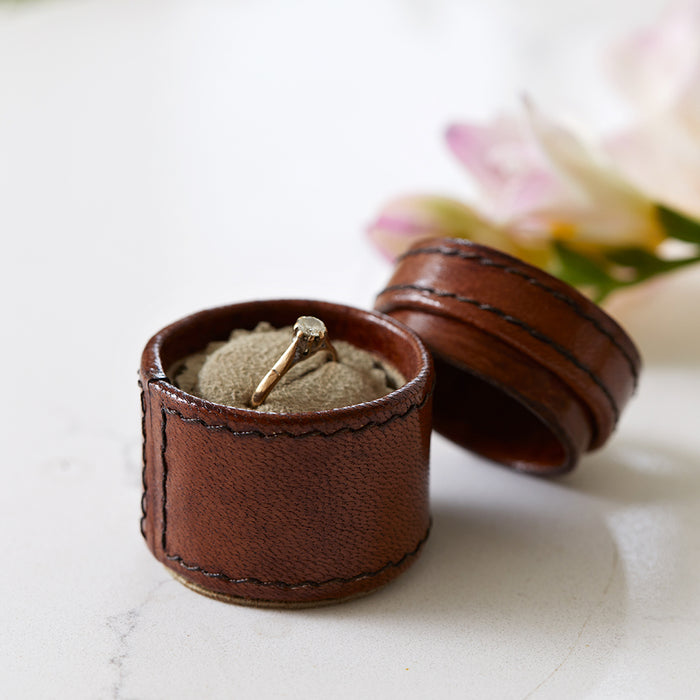 Tiny Round trinket gift box. Perfect Proposal ring box
