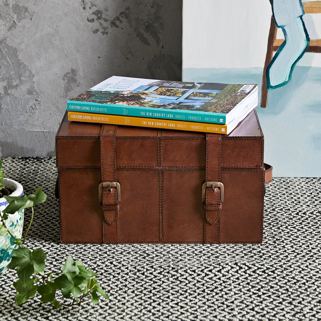 leather keepsake trunk with straps